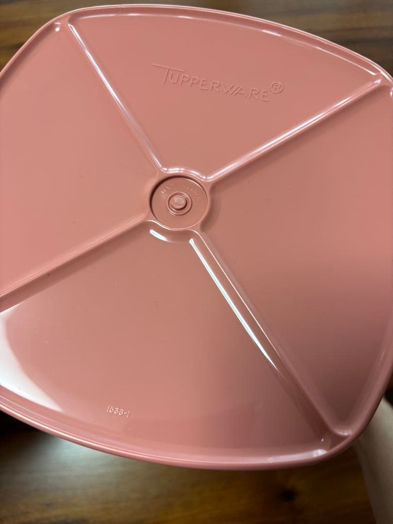 タッパーウェア　マキシクィーンデコレーター2個