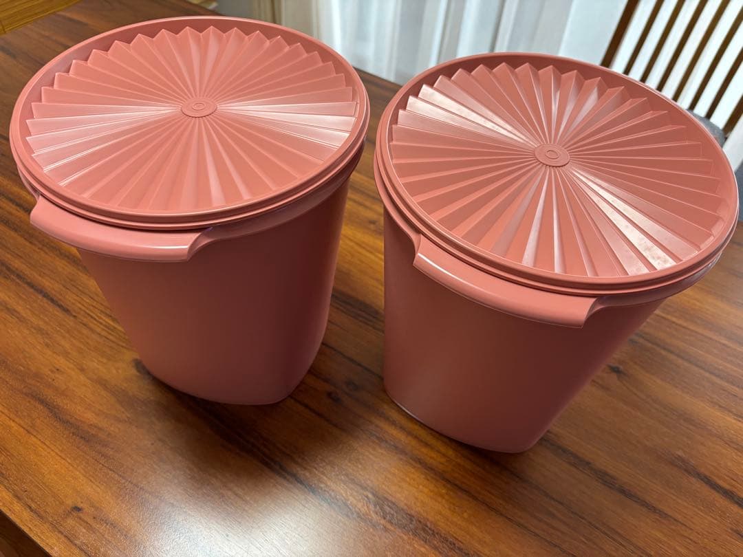 タッパーウェア　マキシクィーンデコレーター2個