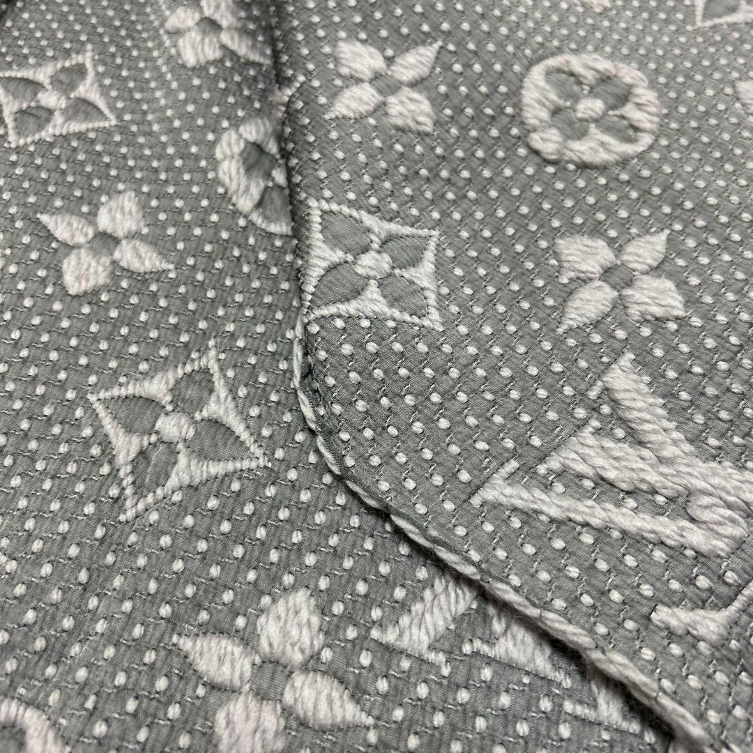 ルイヴィトン　エシャルプ ロゴマニア マフラー　ライトグレー