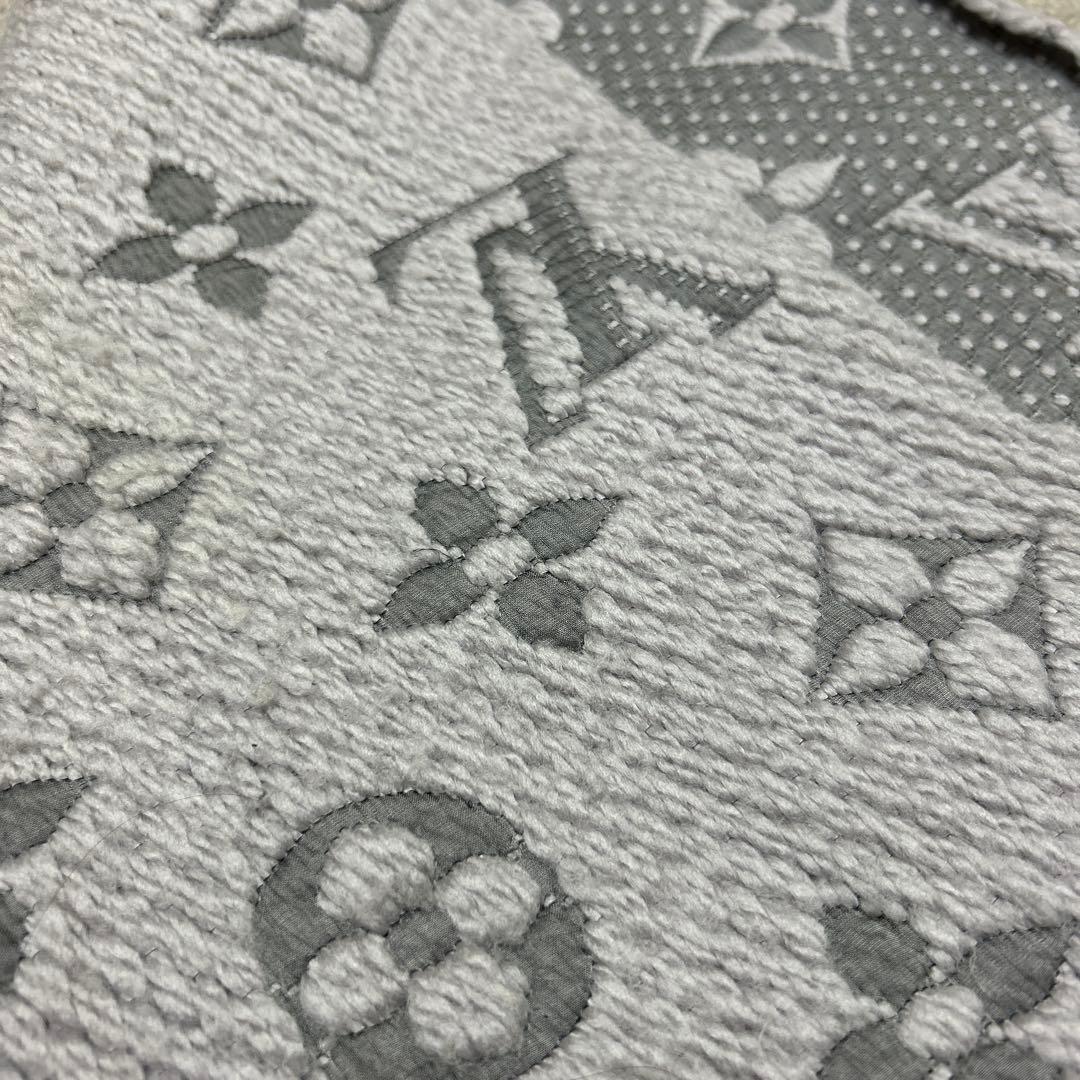 ルイヴィトン　エシャルプ ロゴマニア マフラー　ライトグレー