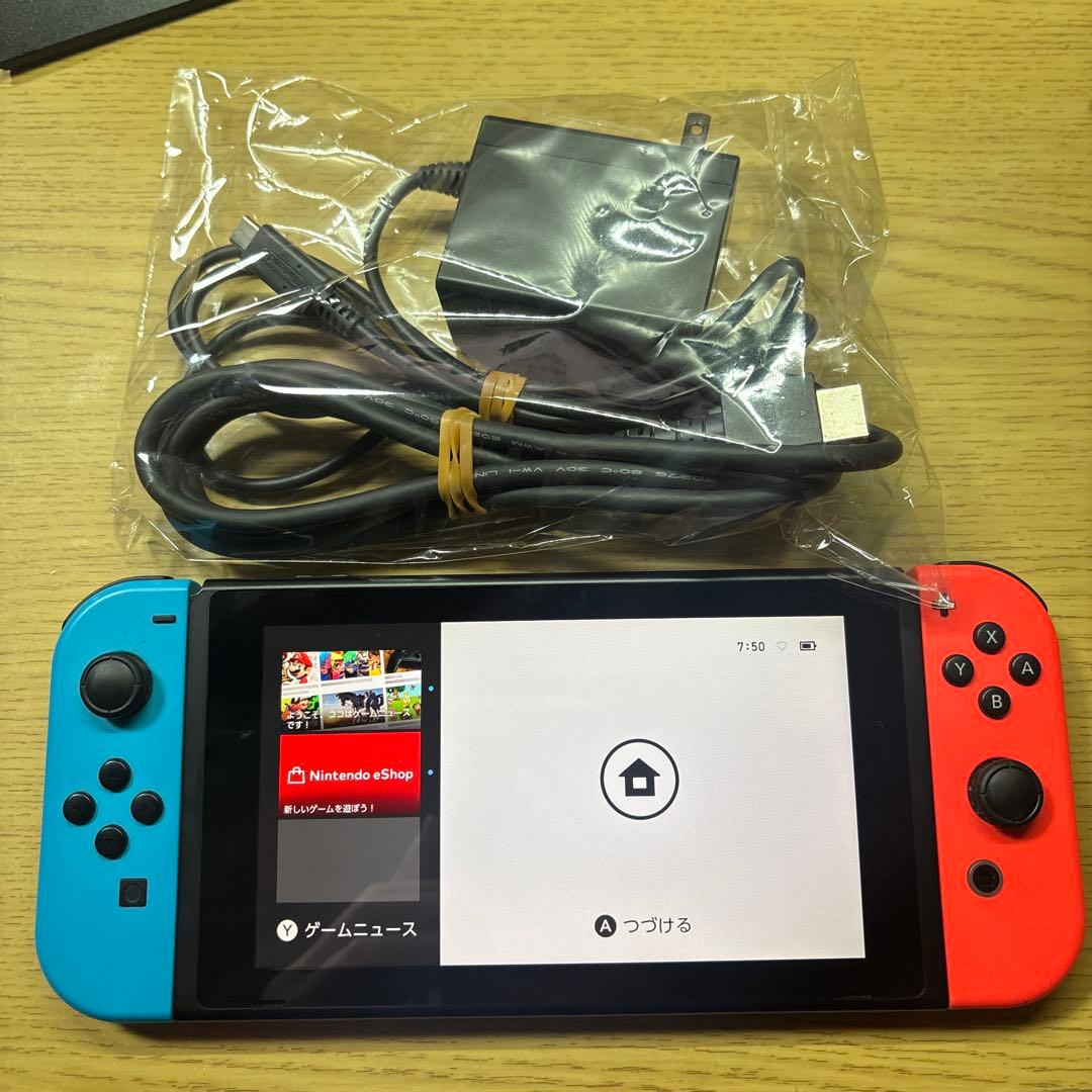 任天堂　Switch 本体　充電器付き