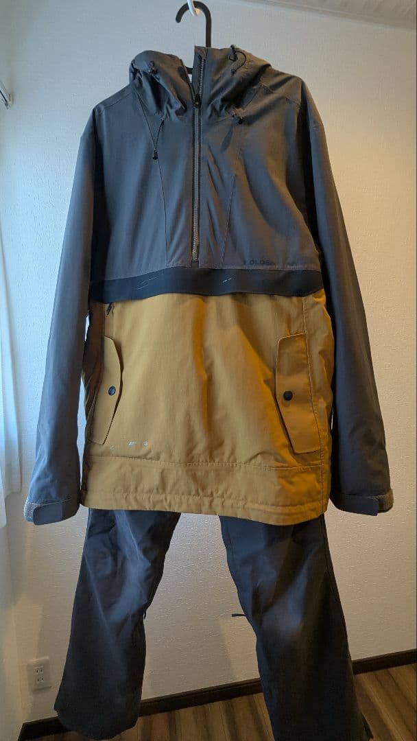 【値下げ‼️】HOLDEN スノーボードウェア S 上下セット
