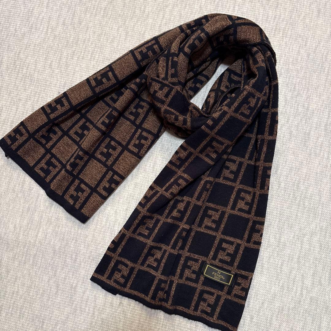 FENDI★リバーシブルマフラー★フェンディ ￼ズッカ柄ストール★黒×茶