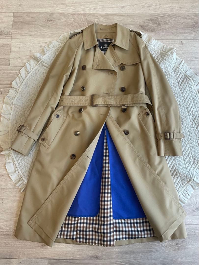ゆっこ♡新品♡ アクアスキュータム ブルーライナー付きトレンチコート