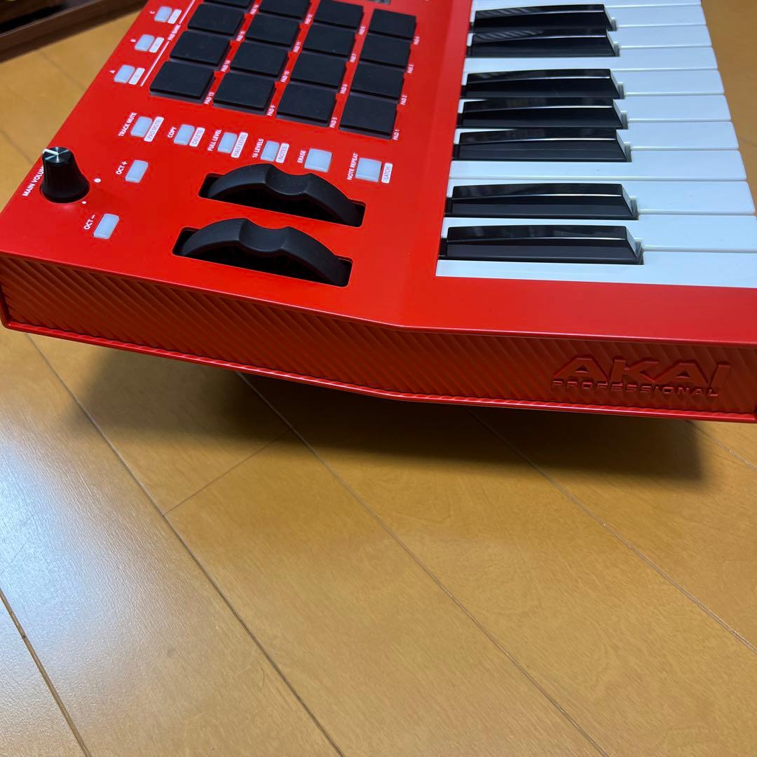 AKAI MPC KEY 37 MIDIキーボード　ほぼ新品