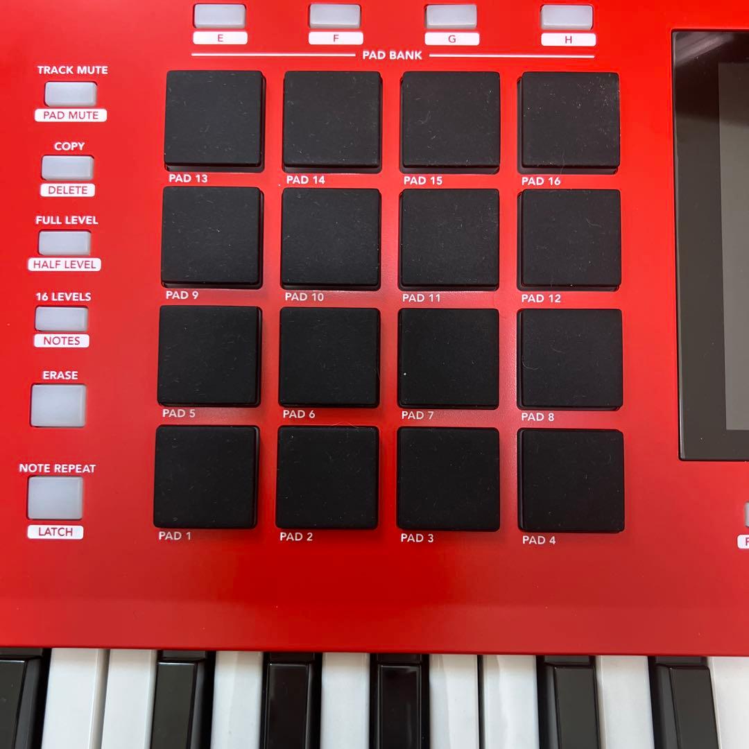 AKAI MPC KEY 37 MIDIキーボード　ほぼ新品