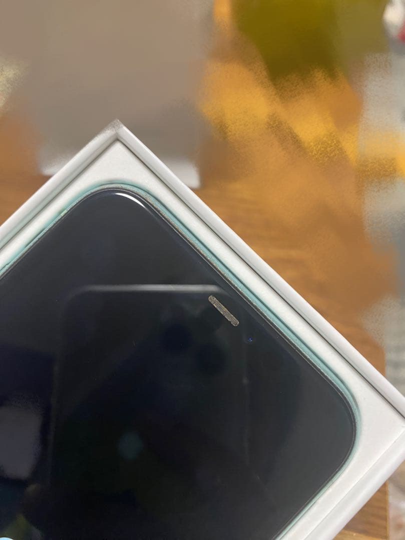 iPhone 11 グリーン 128 GB SIMフリー 本体 画面割