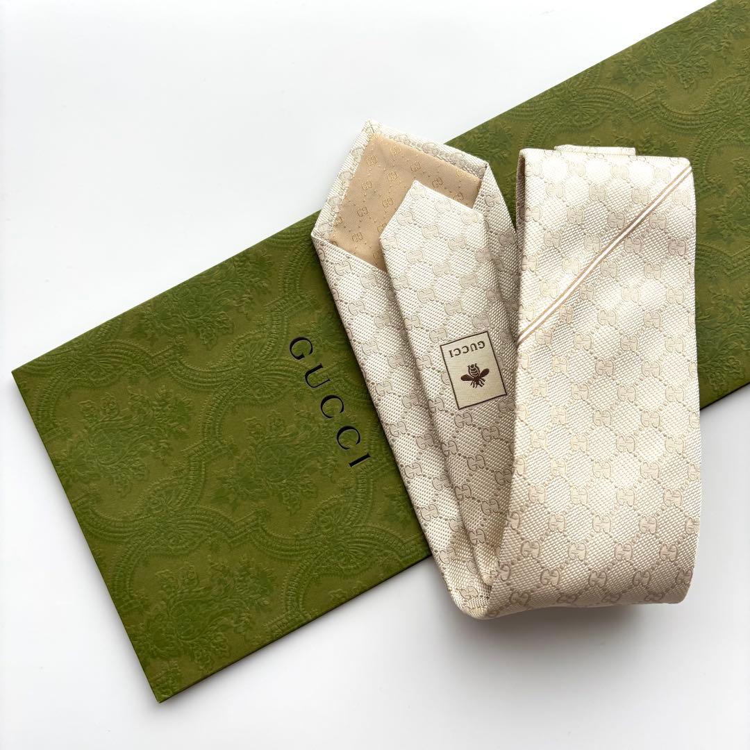 ꧁新品未使用꧂ グッチ ネクタイ GG柄 シェリーライン ホワイト 現行 結婚式