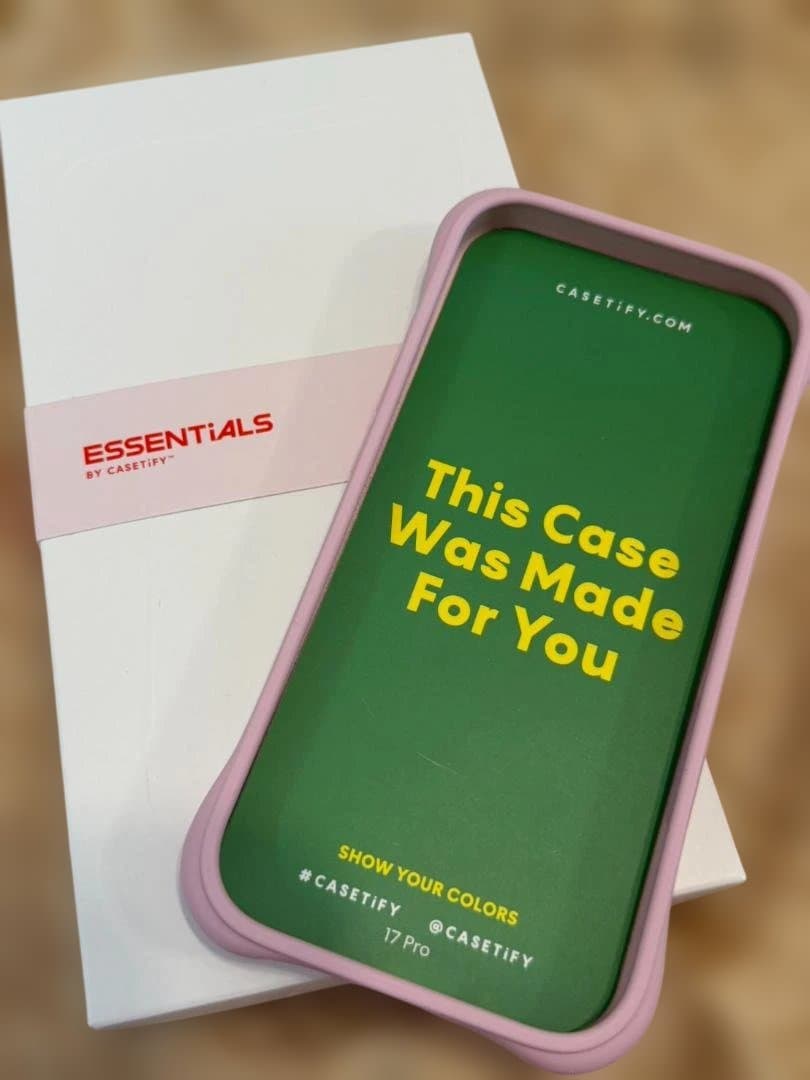 【美品】CASETiFY×Essentials iPhone17pro ケース