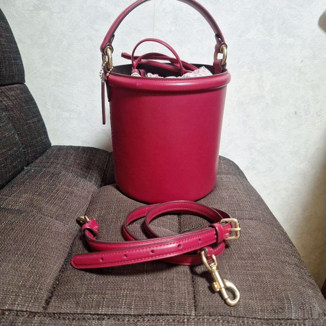 週末限定値下げ。COACH バケツ型ショルダーバッグ