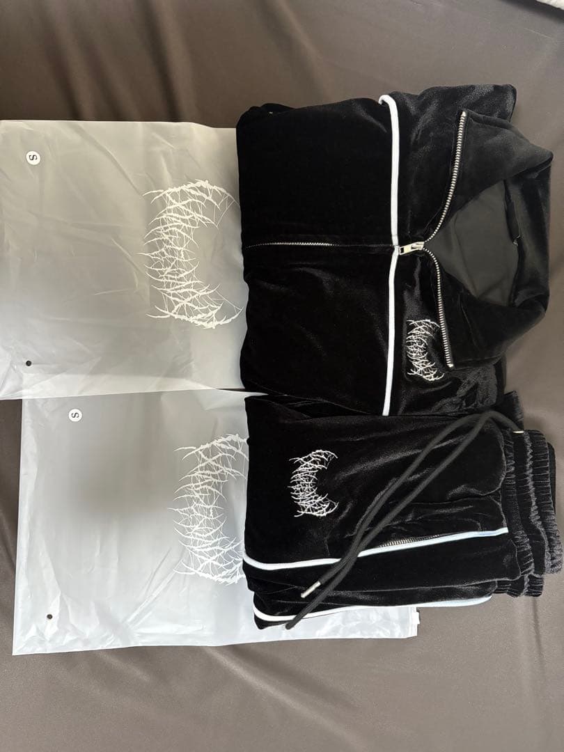 white　 yxngbrantz Velour setup Sサイズ