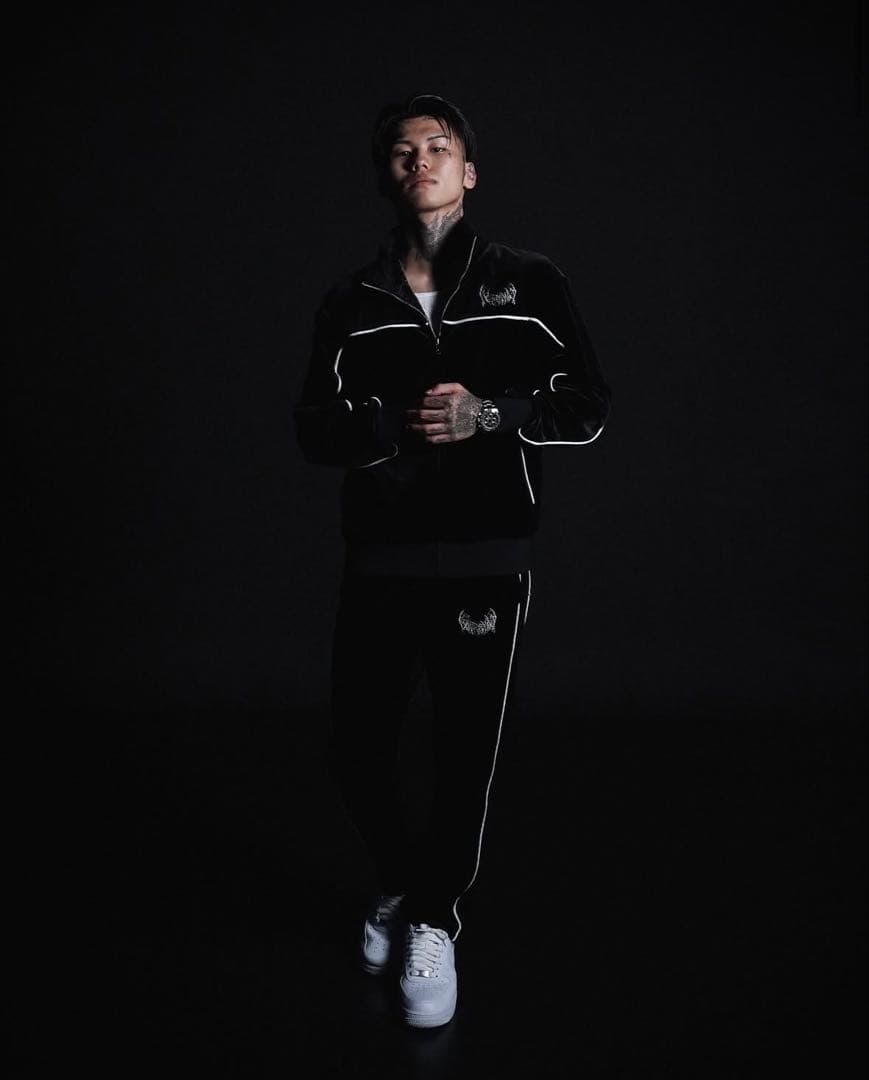 white　 yxngbrantz Velour setup Sサイズ