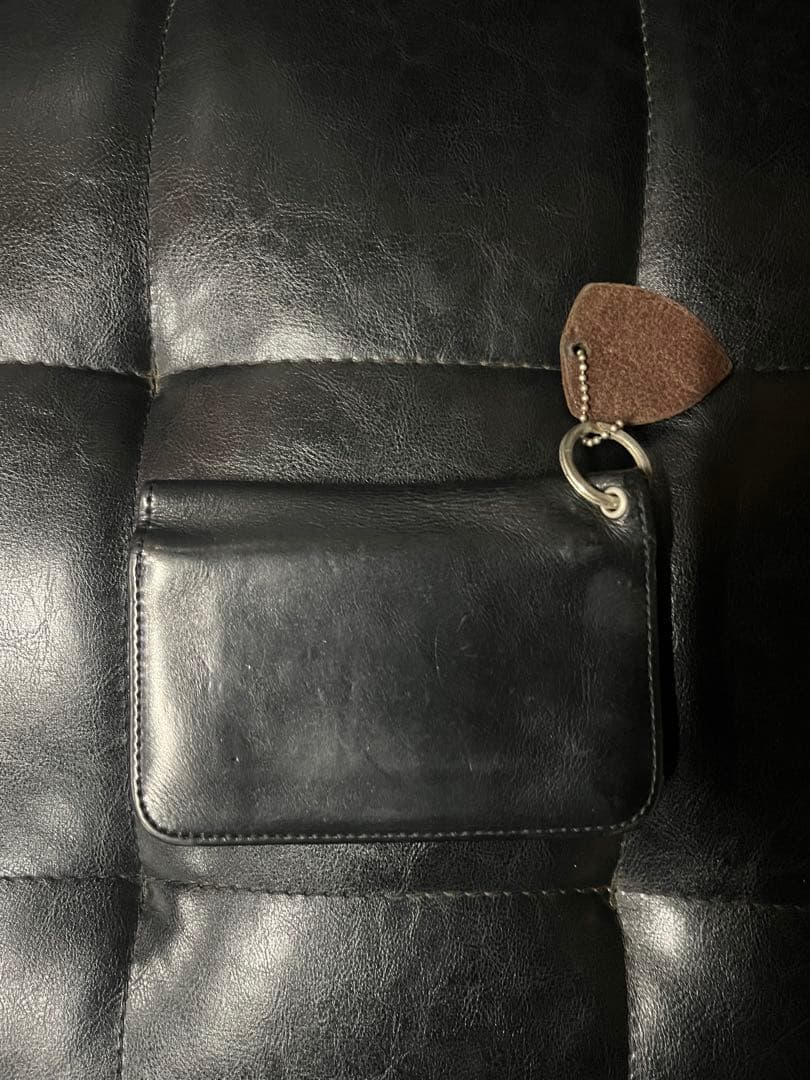 HTC黒 レザー 二つ折り財布