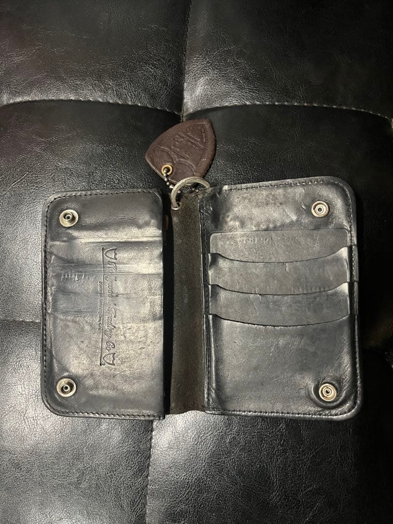 HTC黒 レザー 二つ折り財布