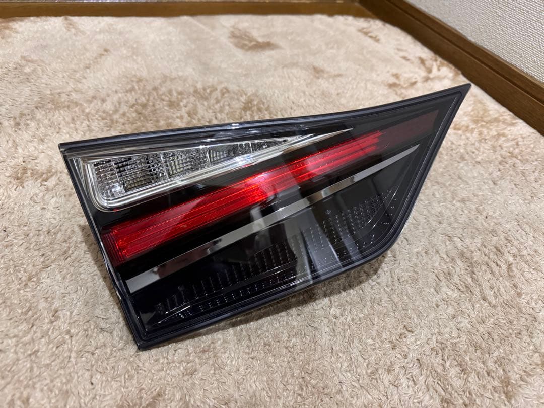 10系後期GS 純正テールランプ(VersionLにて使用)