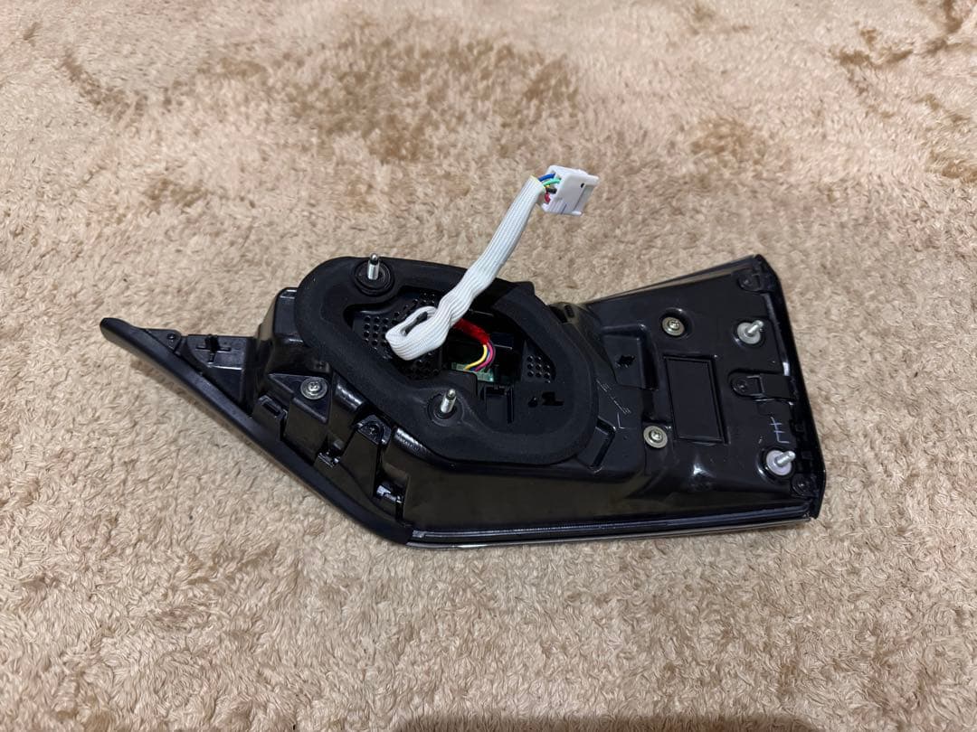 10系後期GS 純正テールランプ(VersionLにて使用)