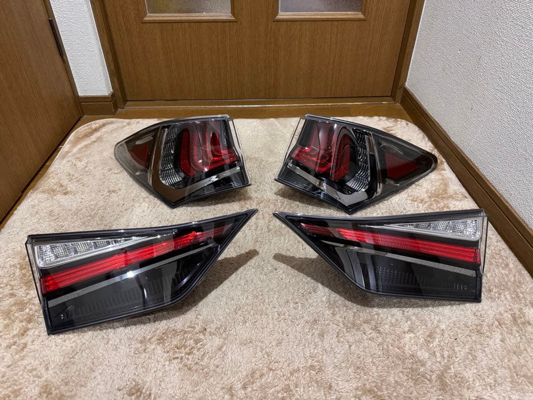 10系後期GS 純正テールランプ(VersionLにて使用)