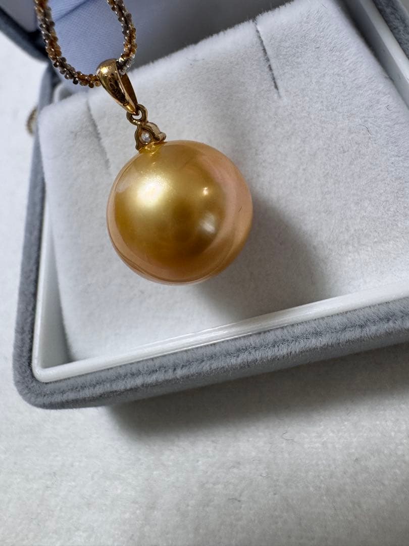 新品　高品質　南洋白蝶ゴールデンパールペンダント