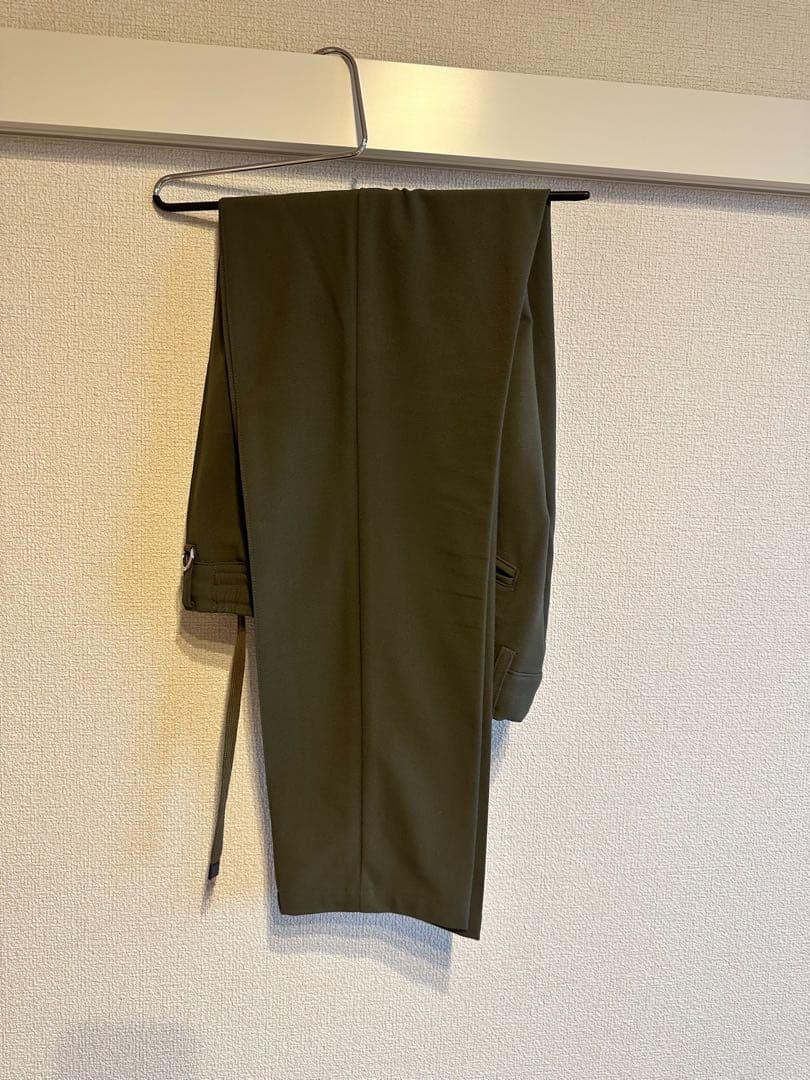 AOURE グリーンスラックスパンツ