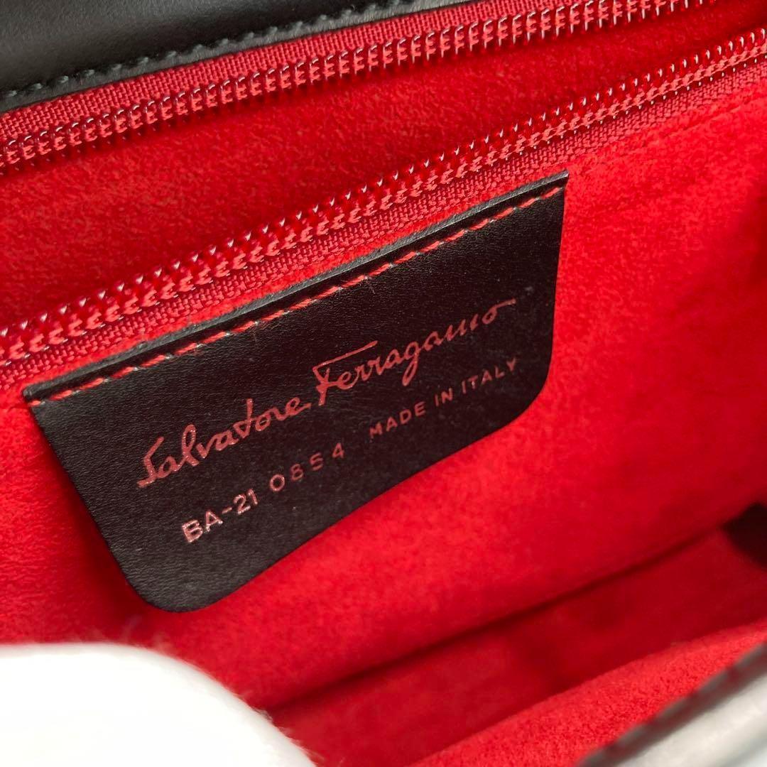 ！新品同然！　サルヴァトーレ　フェラガモ　ガンチーニ　ハンドバック　レザー