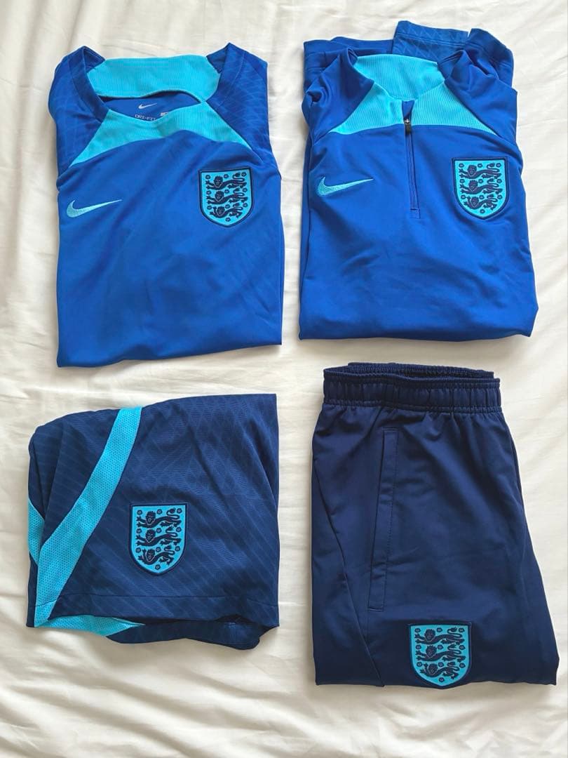 【ほぼ新品】NIKE サッカーイングランド代表　トレーニングウェアセット