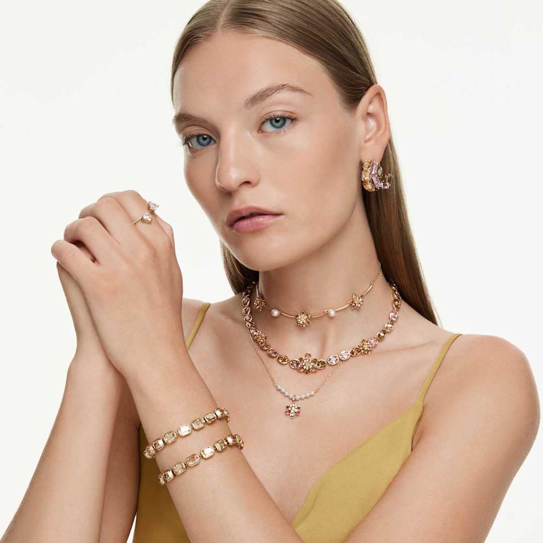 スワロフスキーMillenia フープピアス ミックスカット, マルチカラー