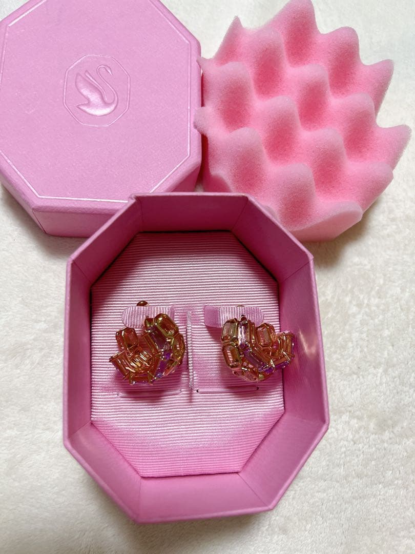 スワロフスキーMillenia フープピアス ミックスカット, マルチカラー