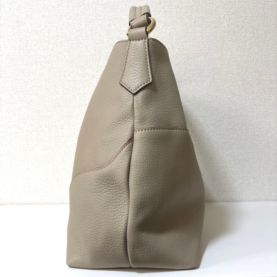 ロベルタディカメリーノ　ショルダーバッグ　バッグ　ワンショルダー