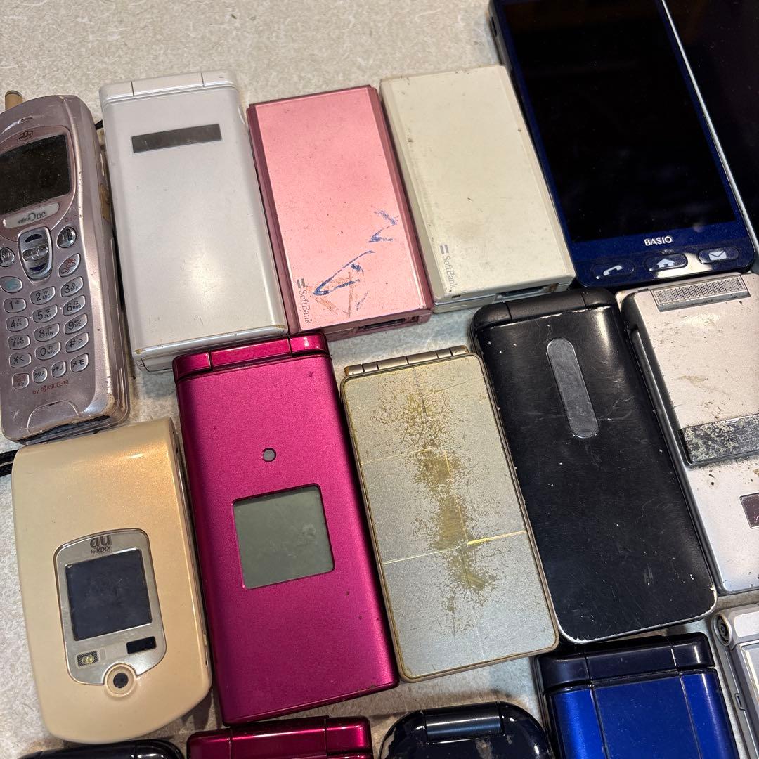携帯電話 ガラケー スマホ　おまとめ　30台　ジャンク品