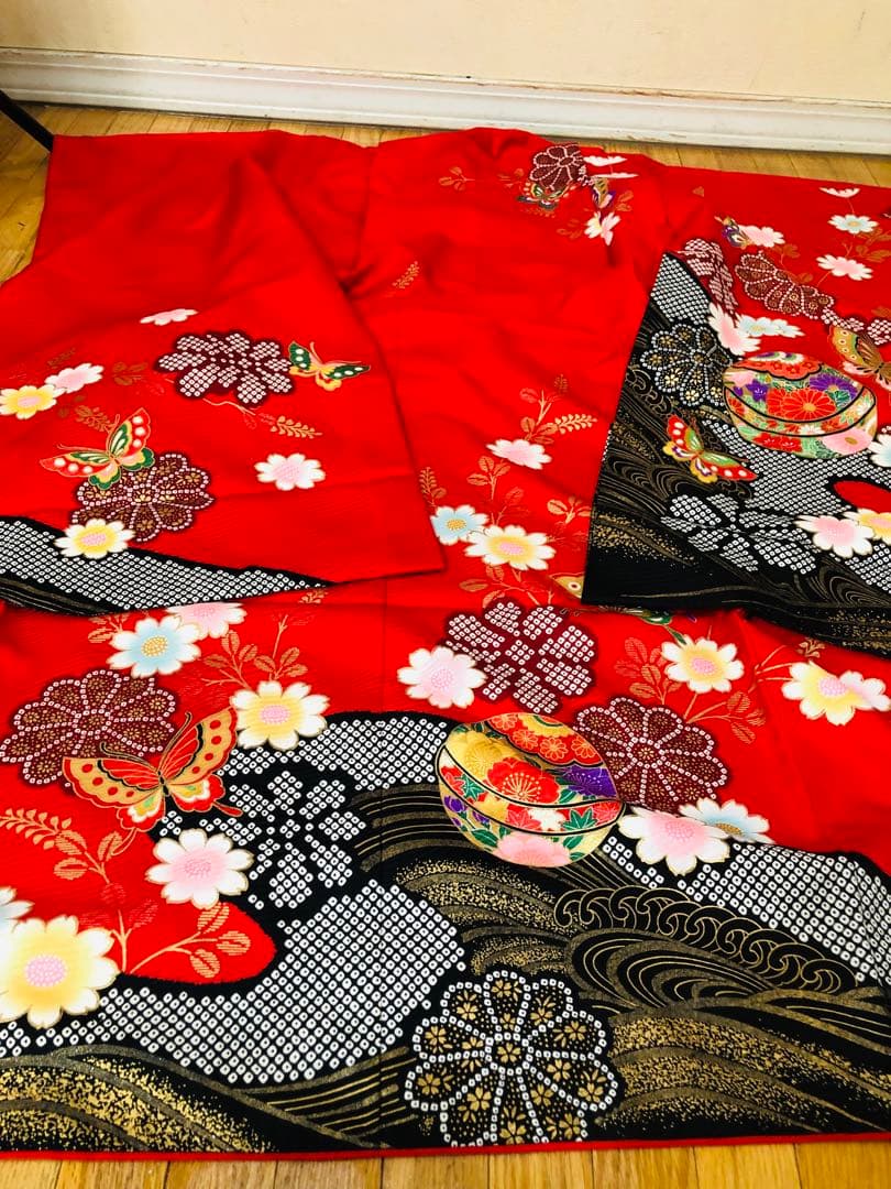 七五三七歳‼️完全フルセット‼️人気赤地に絞り柄豪華❤️か金彩金箔煌びやか際立つ