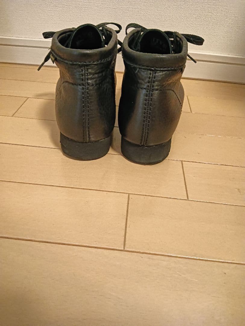 CLARKS ORIGINALS ブラックレザーブーツ