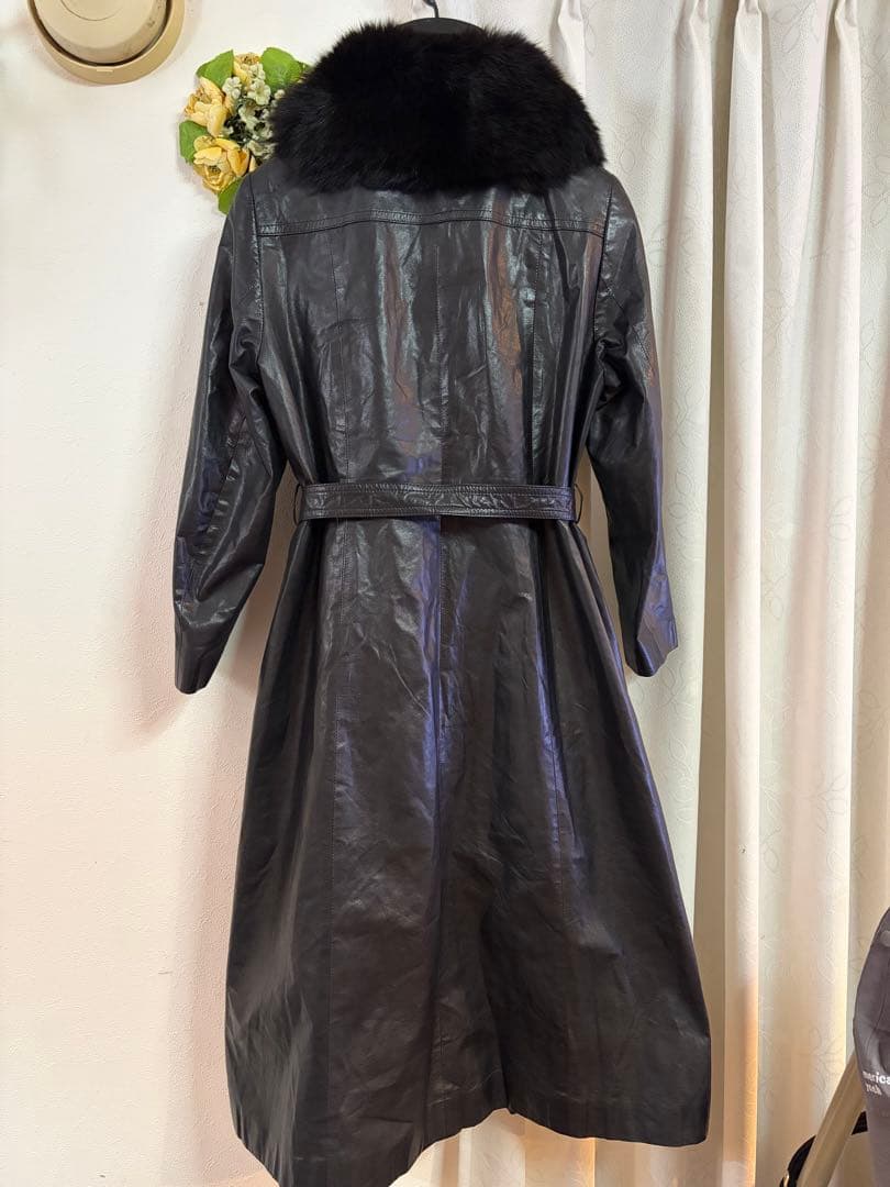 豪華なファー襟レザーロングコート　取り外し可ラビット裏地付　カネマツ　女優コート