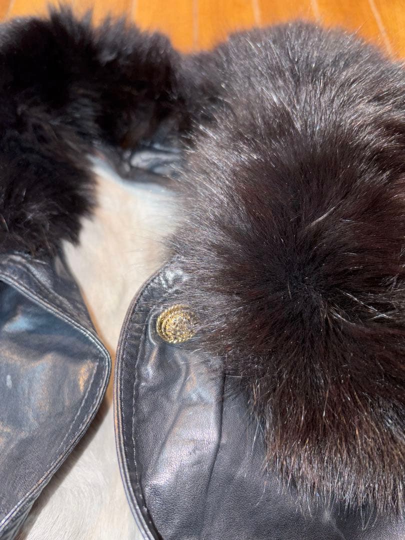 豪華なファー襟レザーロングコート　取り外し可ラビット裏地付　カネマツ　女優コート