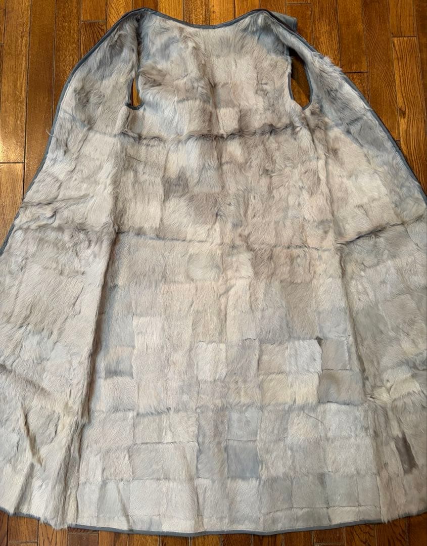 豪華なファー襟レザーロングコート　取り外し可ラビット裏地付　カネマツ　女優コート