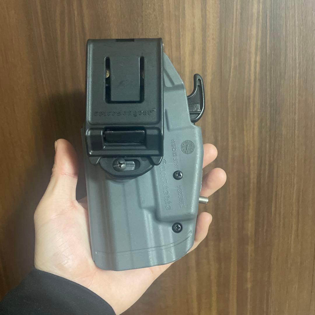 FN5-7 ガスガン ホルスター、予備マガジン付き