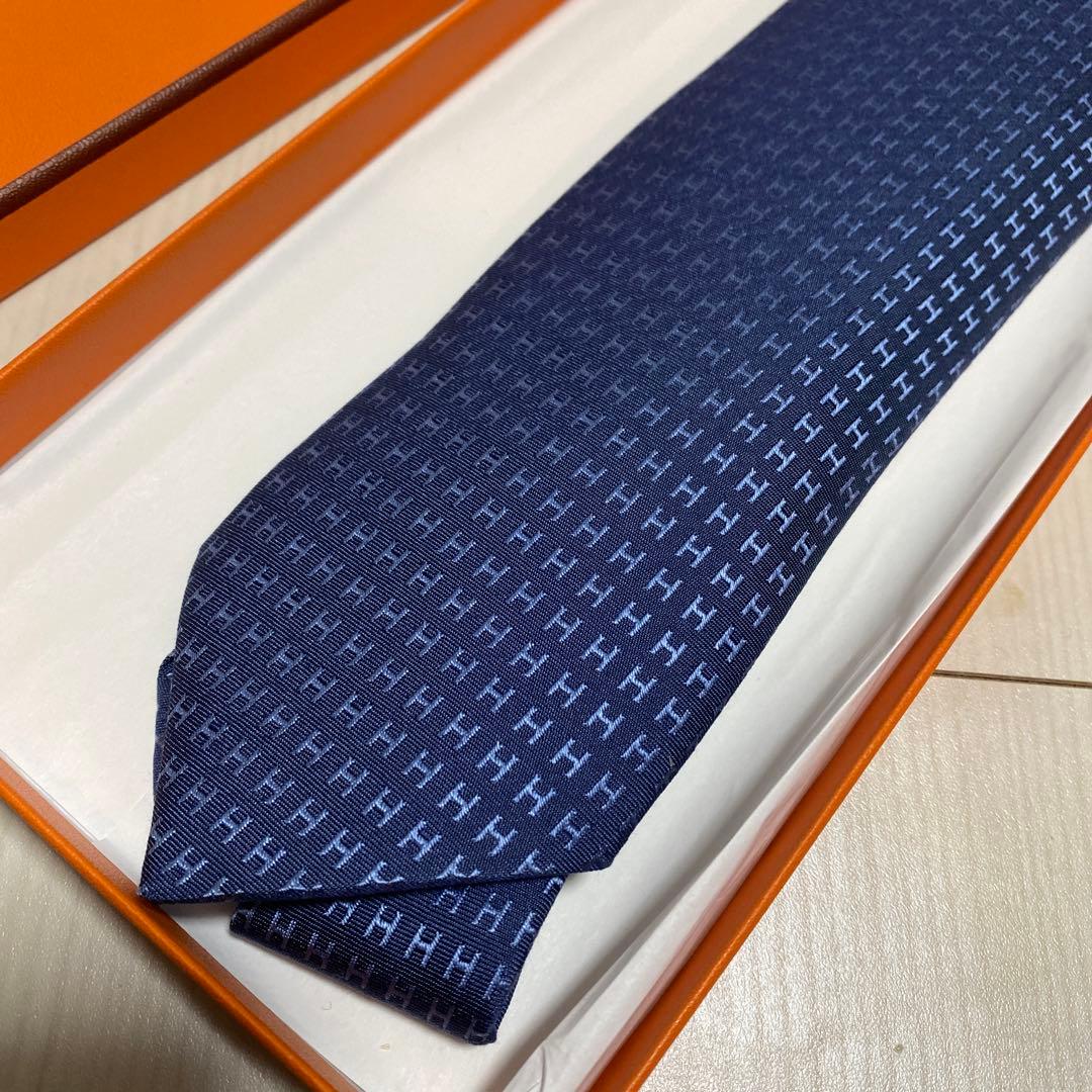 【新品未使用】HERMES ネクタイ ネイビー 幾何学模様