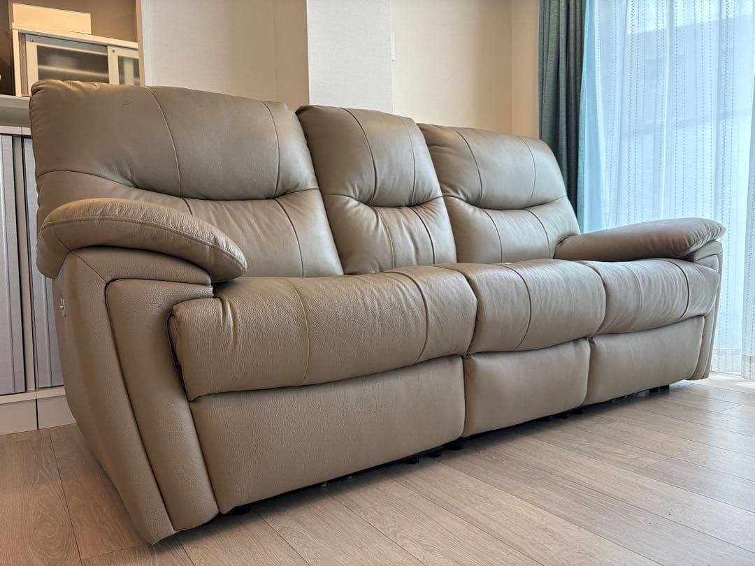 ライトグレー レザー 3人掛け電動リクライニングソファ