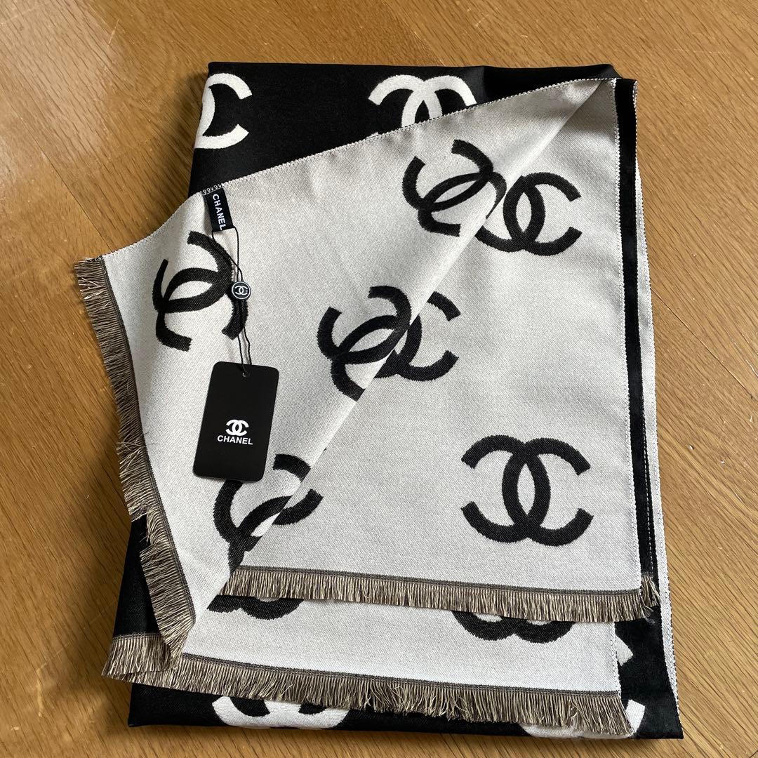 CHANEL ロゴマフラー ブラック/ホワイト ノベルティ品