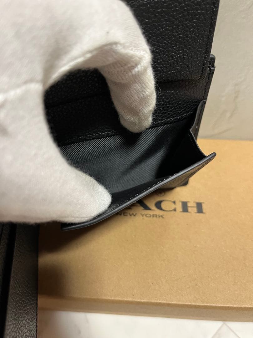 ✨️新品未使用✨️新品未使用COACH 黒 二つ折り財布
