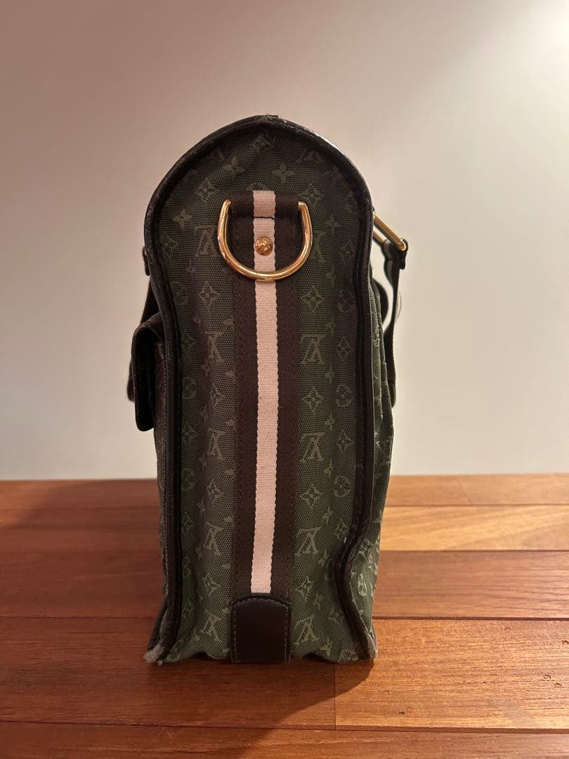 にかく！！Louis Vuitton ビジネスバッグ オリーブグリーン