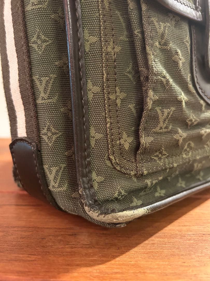 にかく！！Louis Vuitton ビジネスバッグ オリーブグリーン