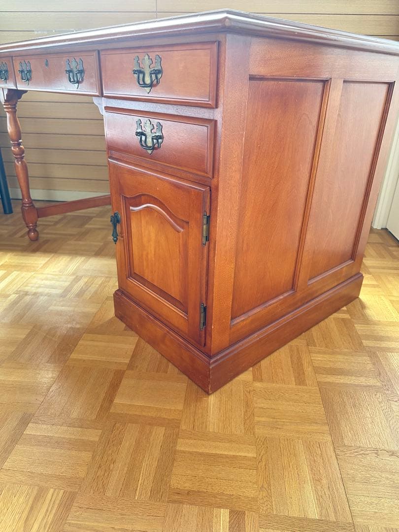 横浜クラシック家具ダニエル　樺桜片袖机