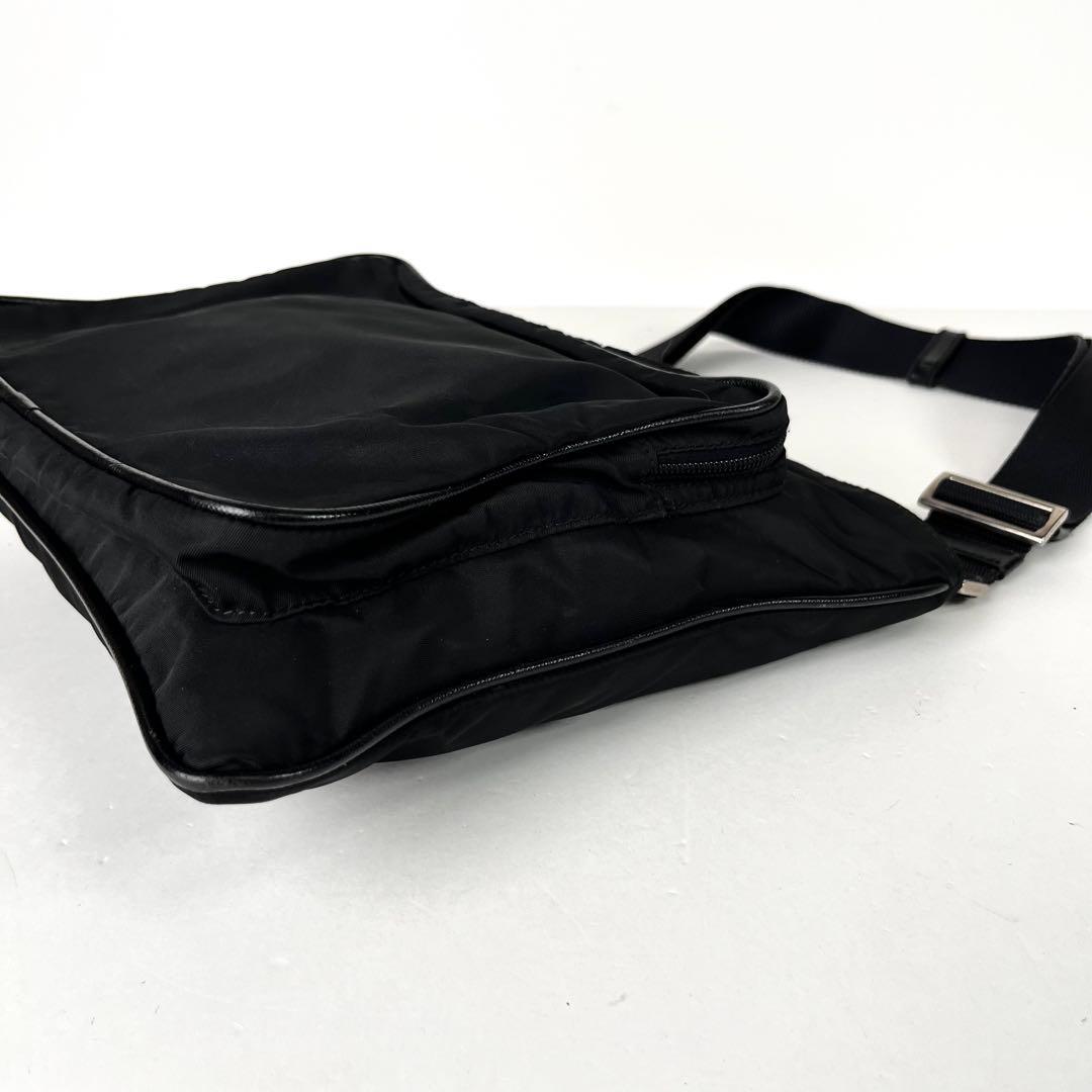 近年モデル PRADA プラダ ショルダーバッグ ナイロン レザー ブラック