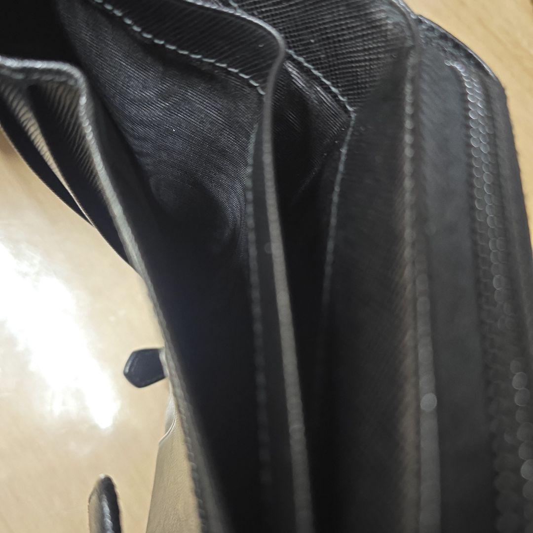 PRADA　サフィアーノレザー　2つ折　ラウンドファスナー