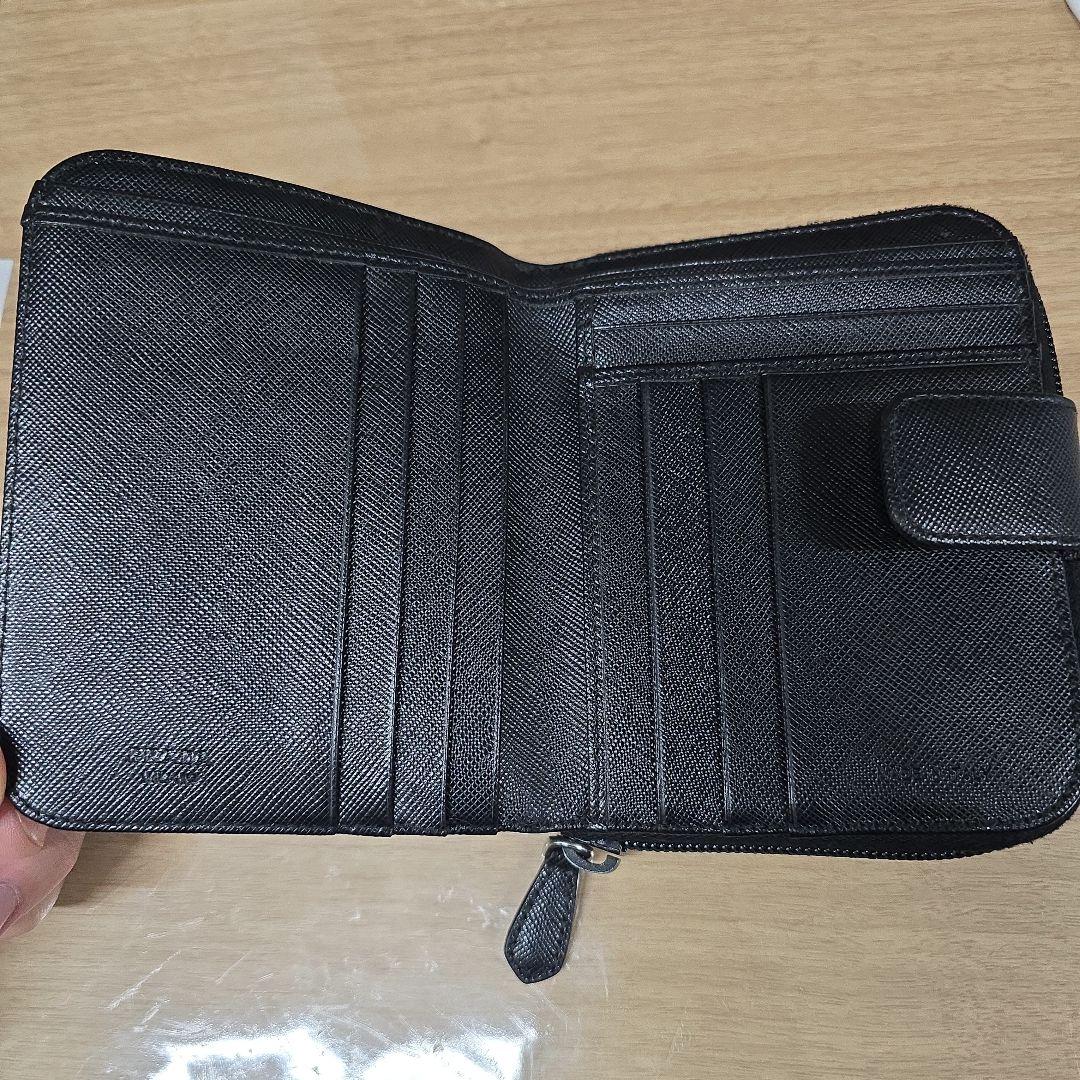 PRADA　サフィアーノレザー　2つ折　ラウンドファスナー