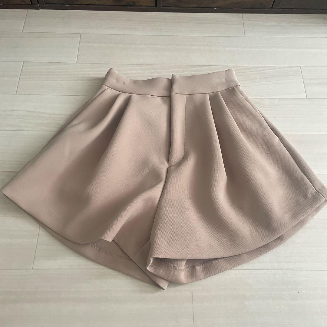 シェリエ sheller サイドヘムショートパンツ