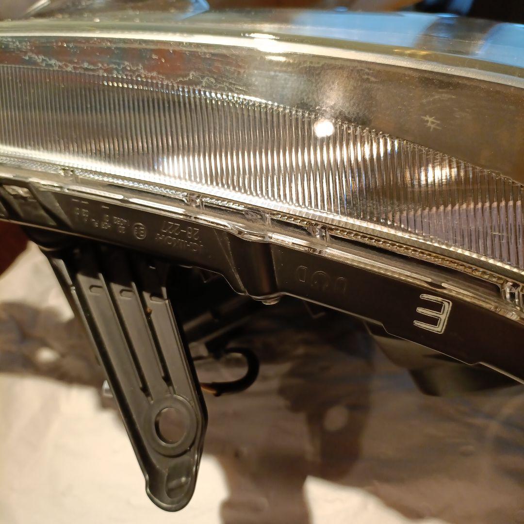 80エスクァイア　前期ヘッドライト運転席側純正