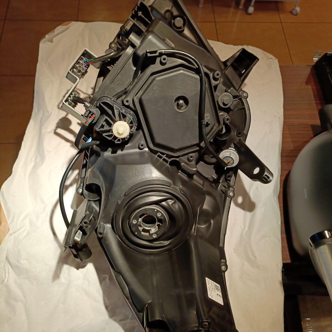 80エスクァイア　前期ヘッドライト運転席側純正