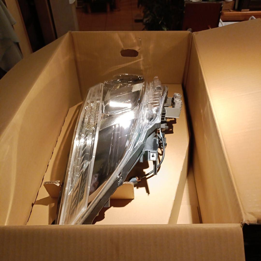 80エスクァイア　前期ヘッドライト運転席側純正