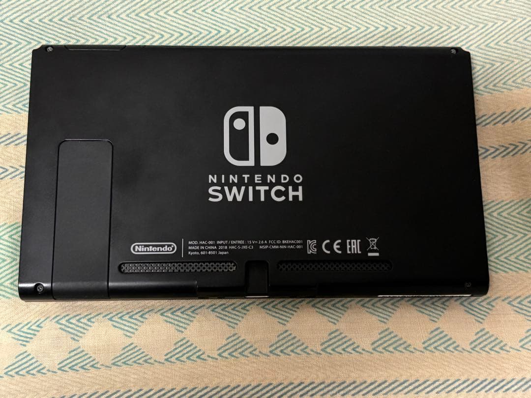 Nintendo Switch + マイクロsdカード2枚 + ハードケース